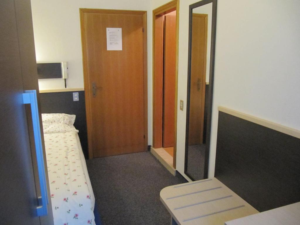 Hotel Carlo Brenzone sul Garda Værelse billede