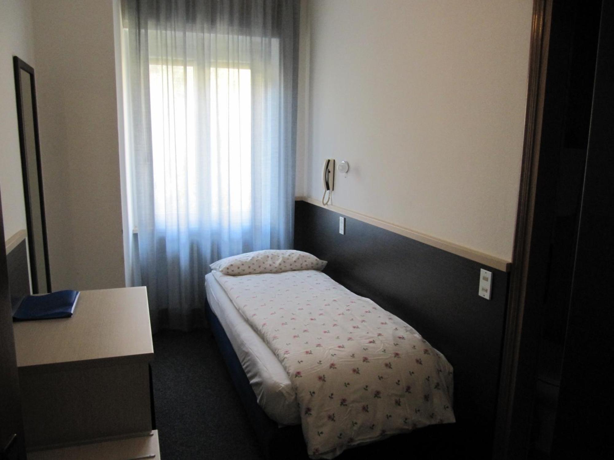 Hotel Carlo Brenzone sul Garda Eksteriør billede