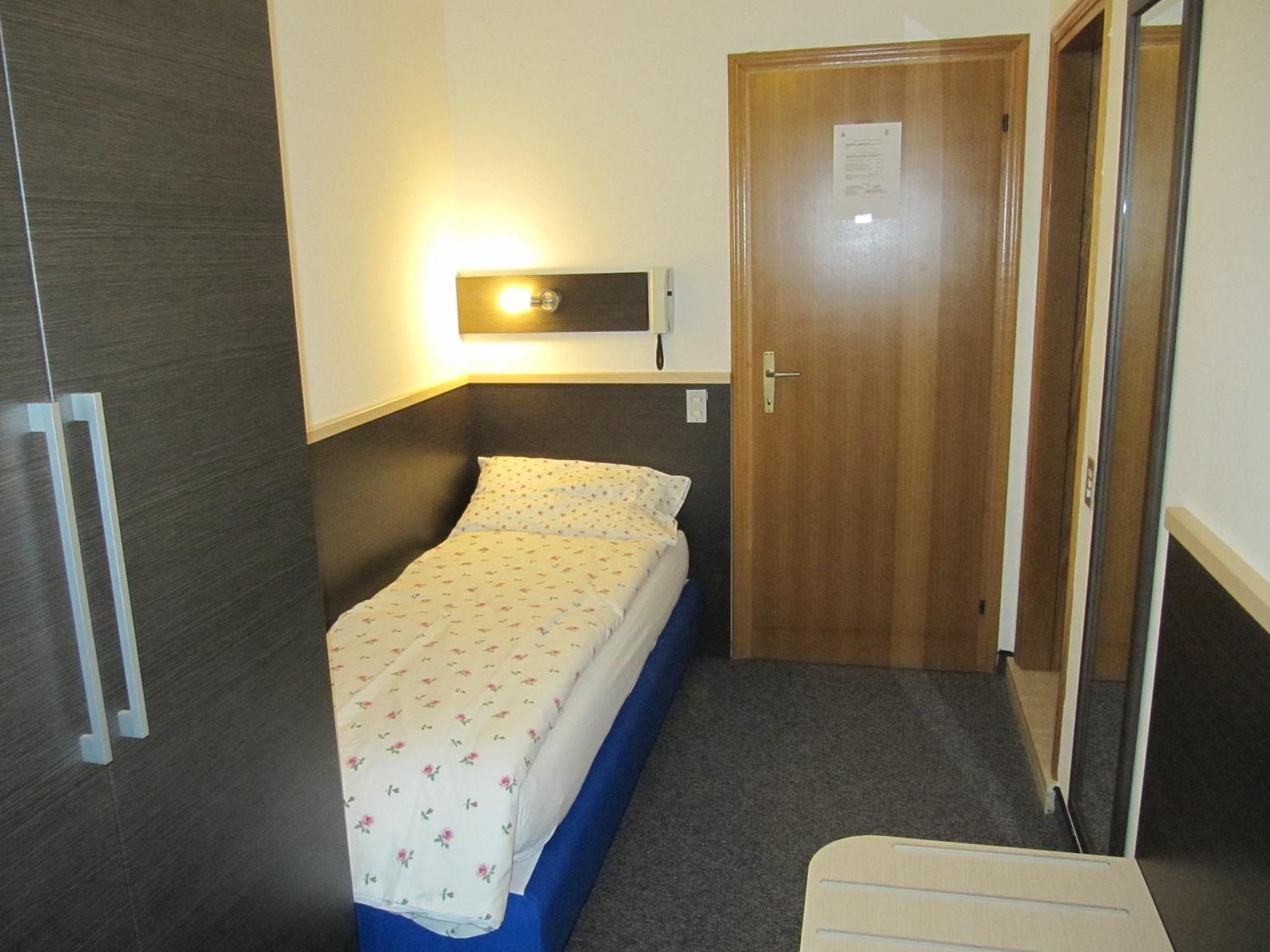 Hotel Carlo Brenzone sul Garda Eksteriør billede