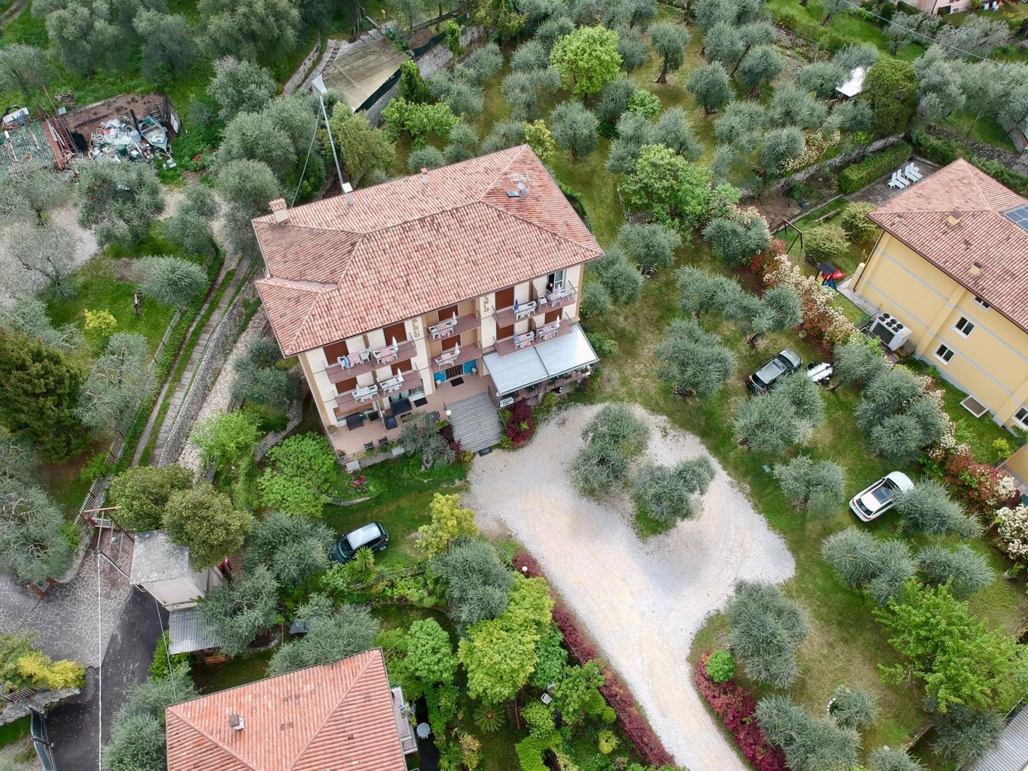 Hotel Carlo Brenzone sul Garda Eksteriør billede