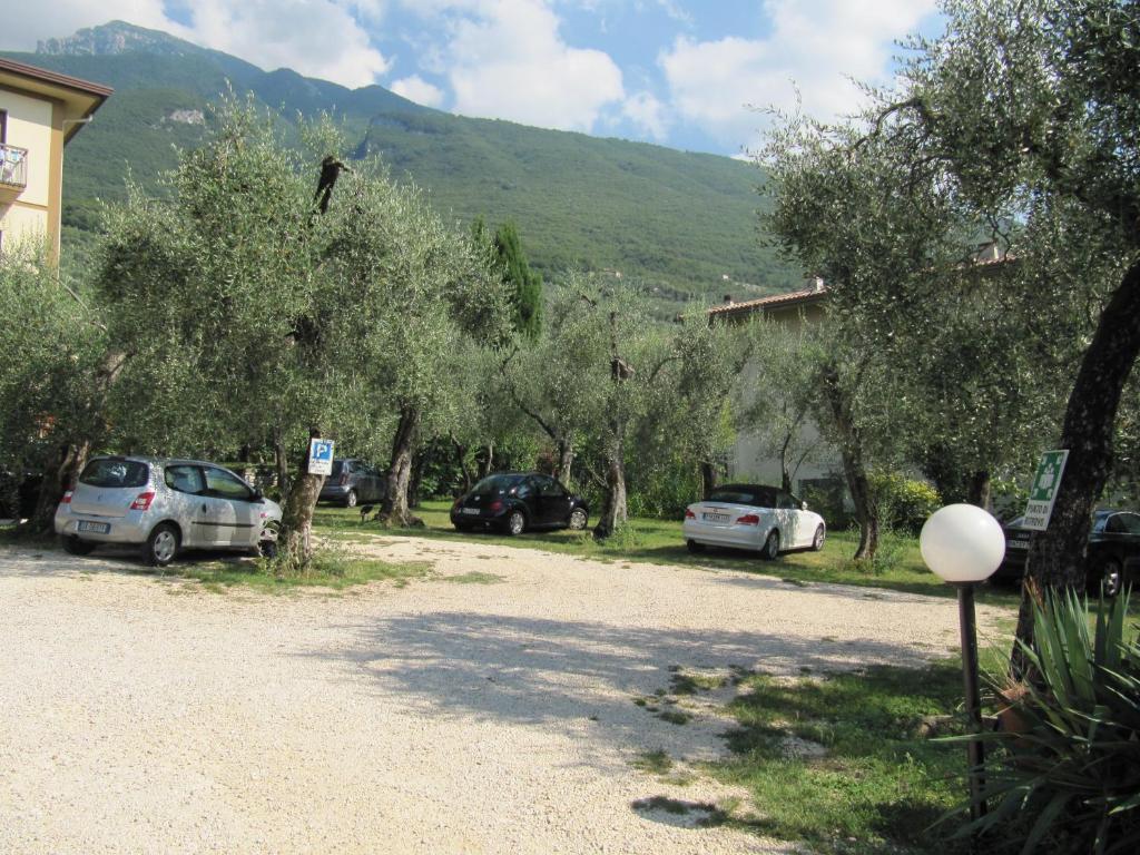 Hotel Carlo Brenzone sul Garda Eksteriør billede