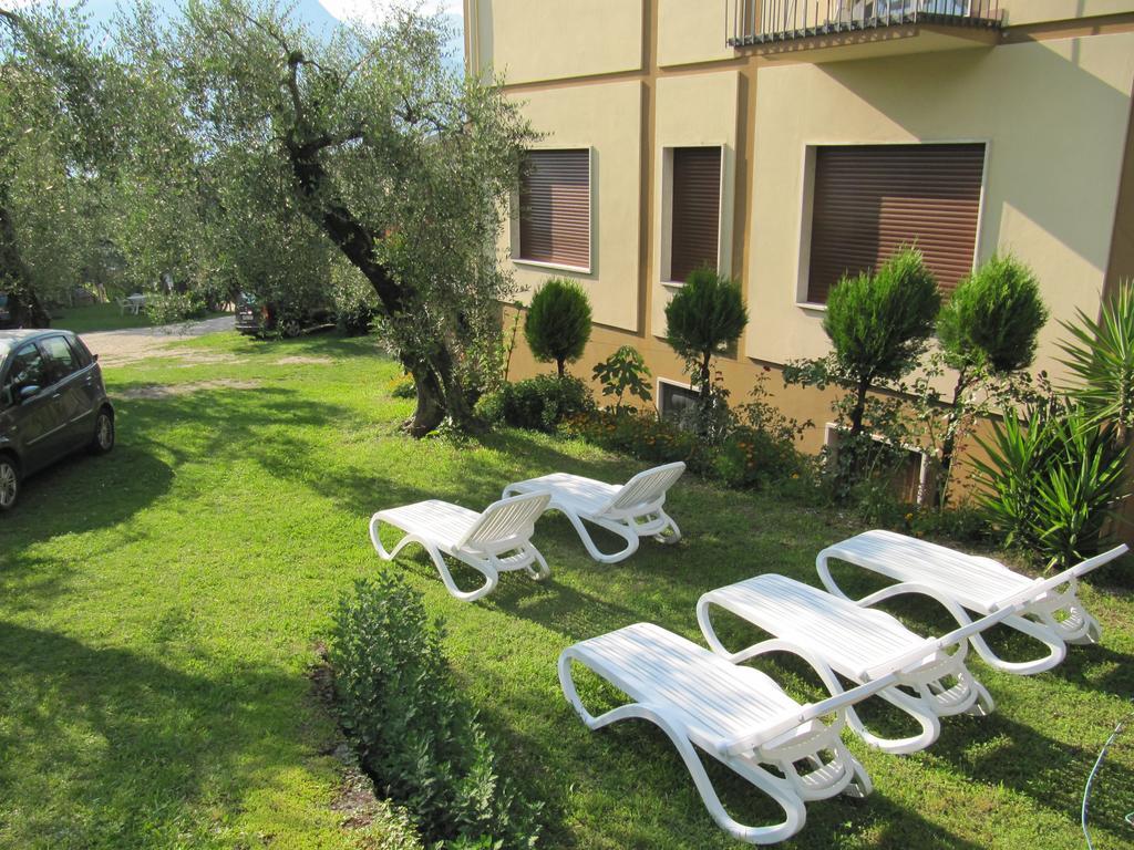 Hotel Carlo Brenzone sul Garda Eksteriør billede