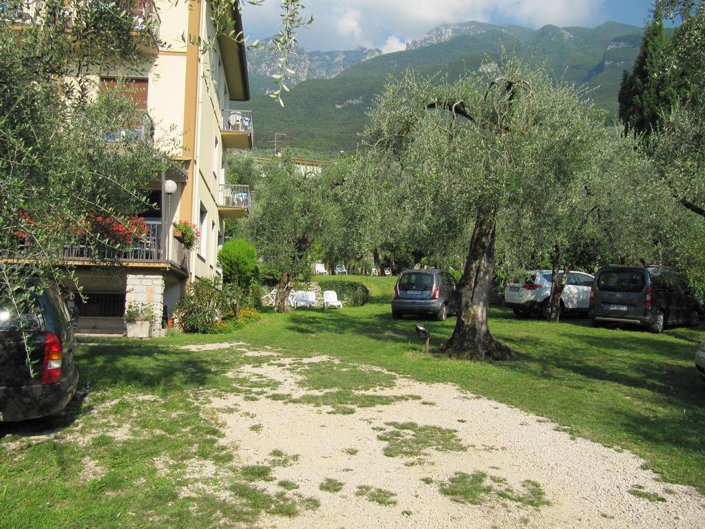 Hotel Carlo Brenzone sul Garda Eksteriør billede