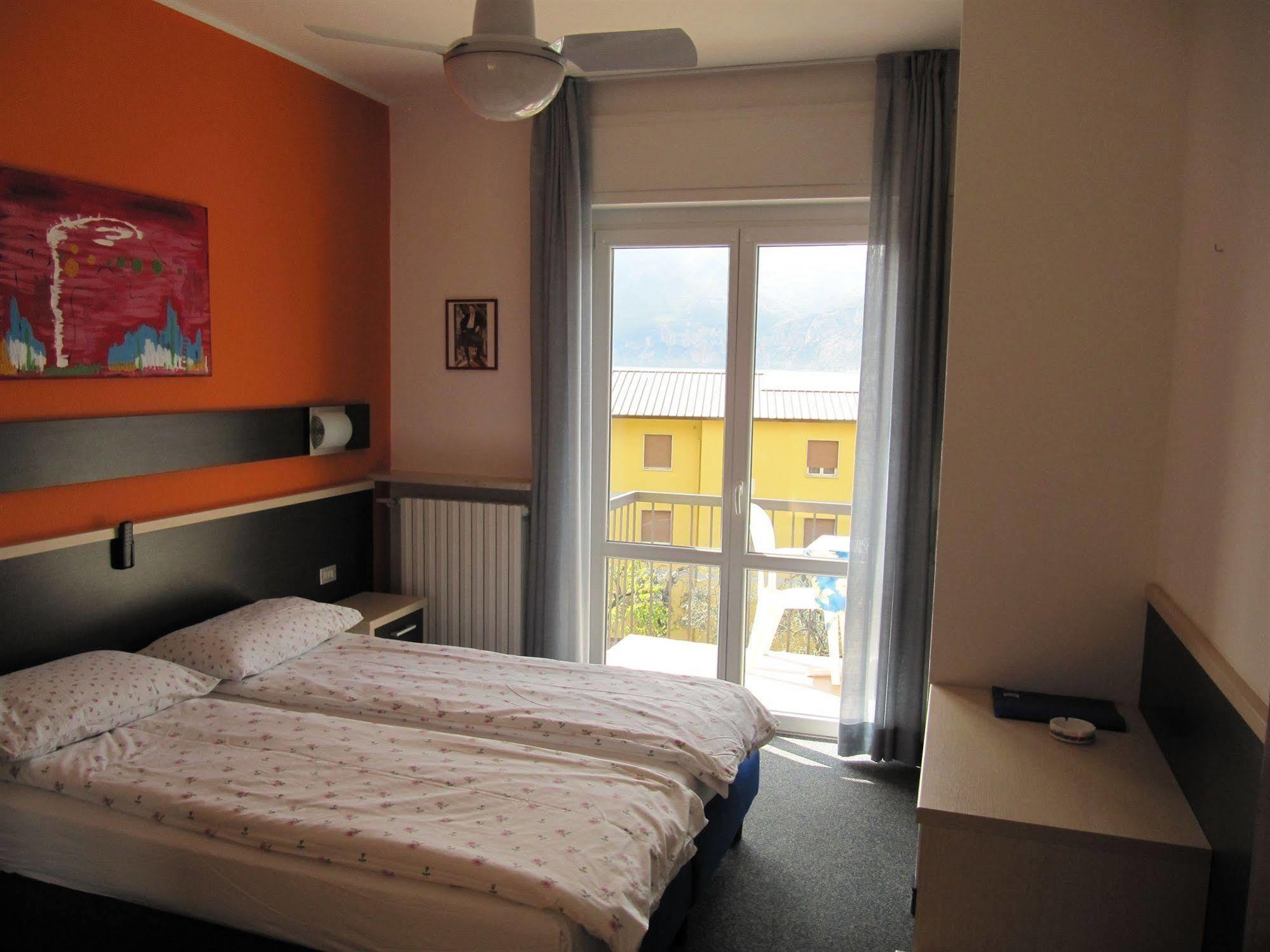 Hotel Carlo Brenzone sul Garda Eksteriør billede